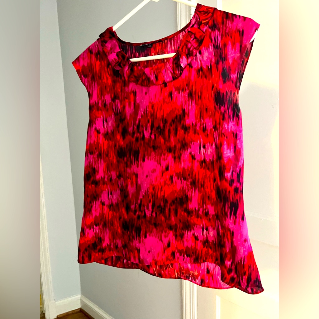 Anne Klein Summer Top. Just In Time For Summer!